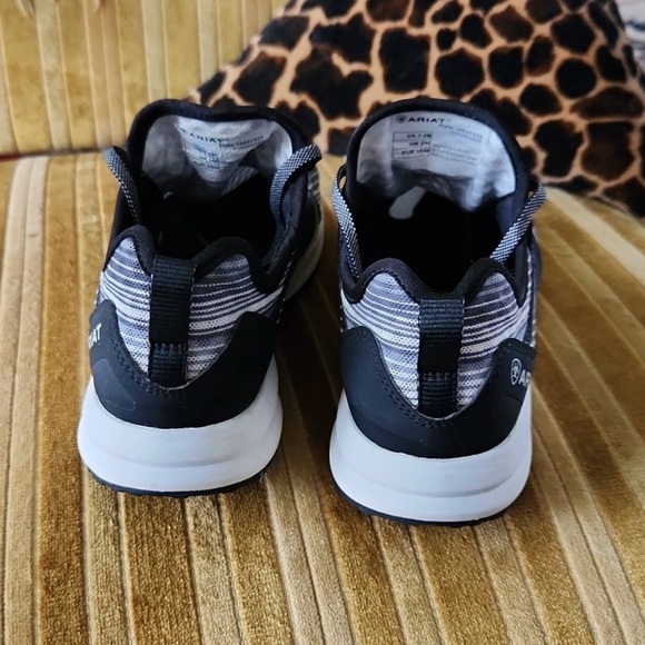 Ariat Fuse Gray Black Stripe All Terrain Running Sneakers Shoes Women’s 7.5 - Picture 2 of 7